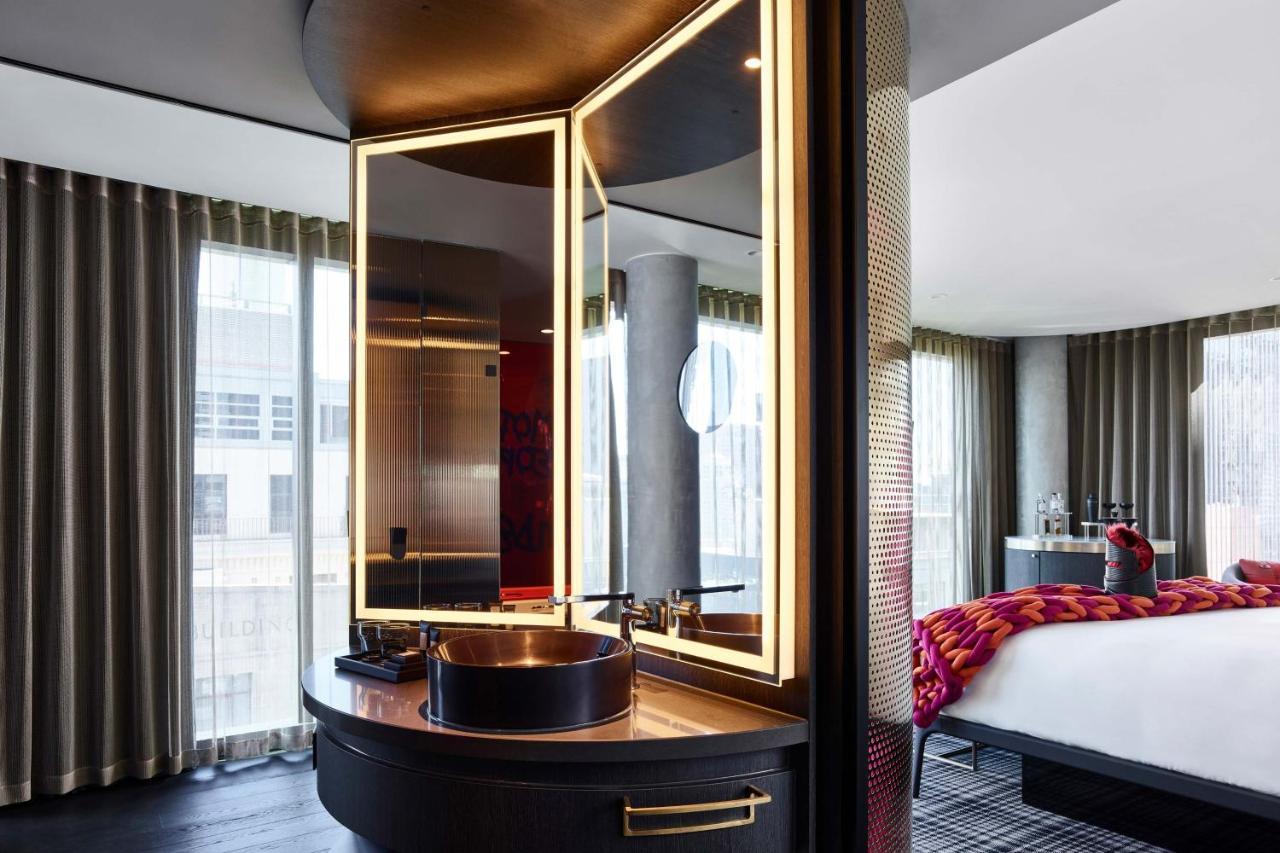 W 멜버른 호텔 멜번 외부 사진 A bathroom at the hotel